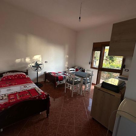 Apartment For Rent Vacation Krasniqi Karpen المظهر الخارجي الصورة